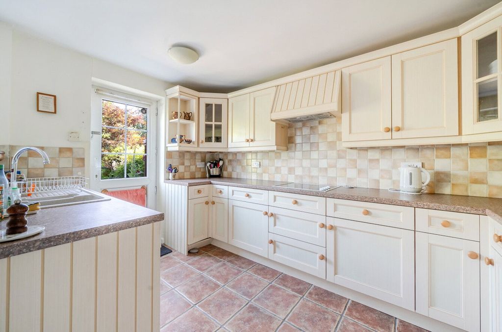 Property photo 2 of 12 Kitchen
