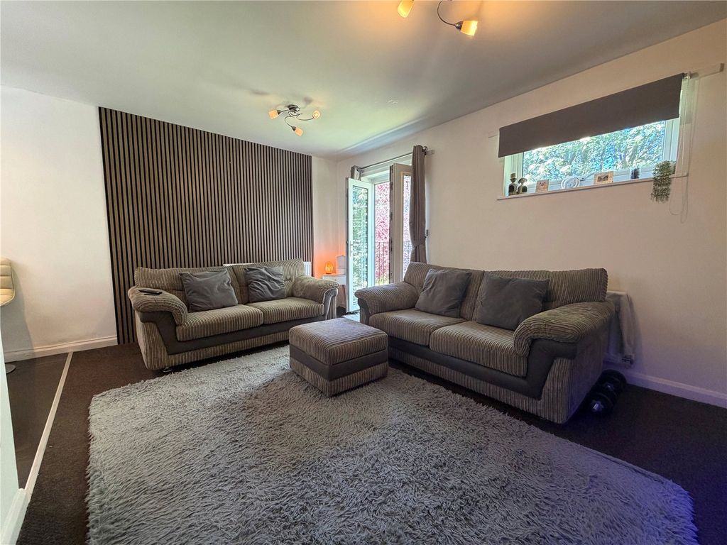 Property photo 2 of 14 Picture No. 28
