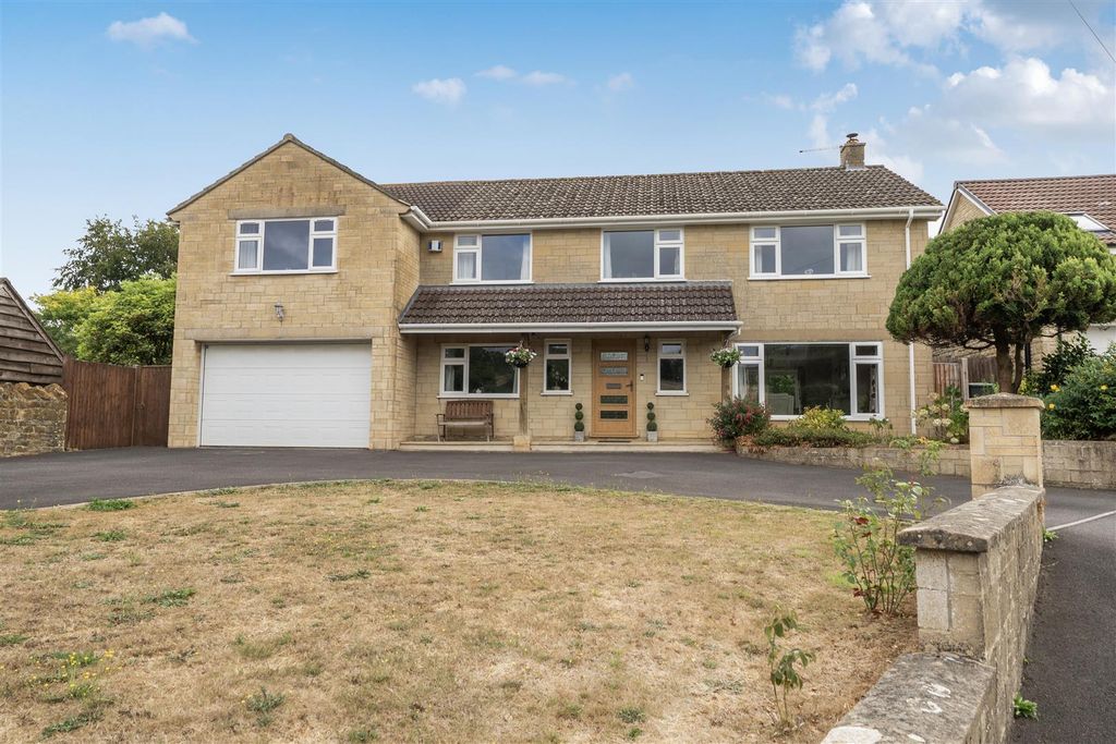 Property photo 1 of 47 Copse End