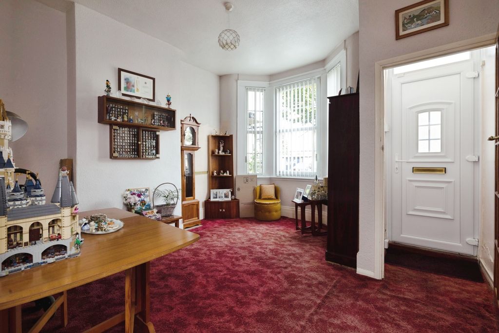 Property photo 2 of 23 Pbox-Img.Jpg