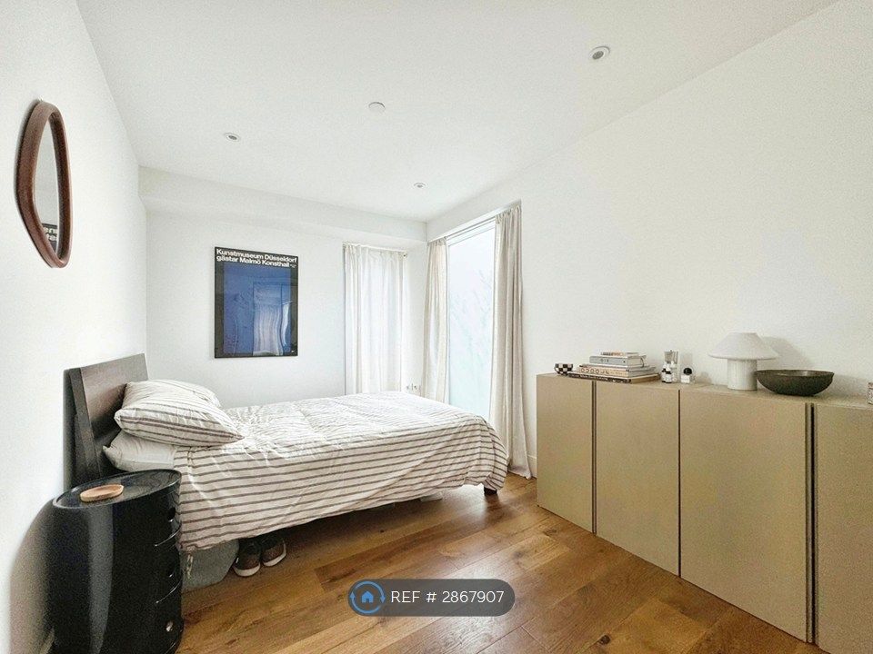 Property photo 3 of 13 Bedroom