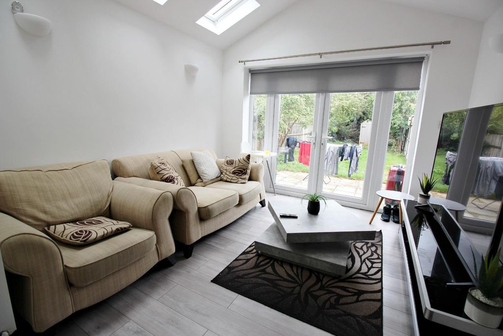 Property photo 3 of 7 Img_1501_Pe.Jpg