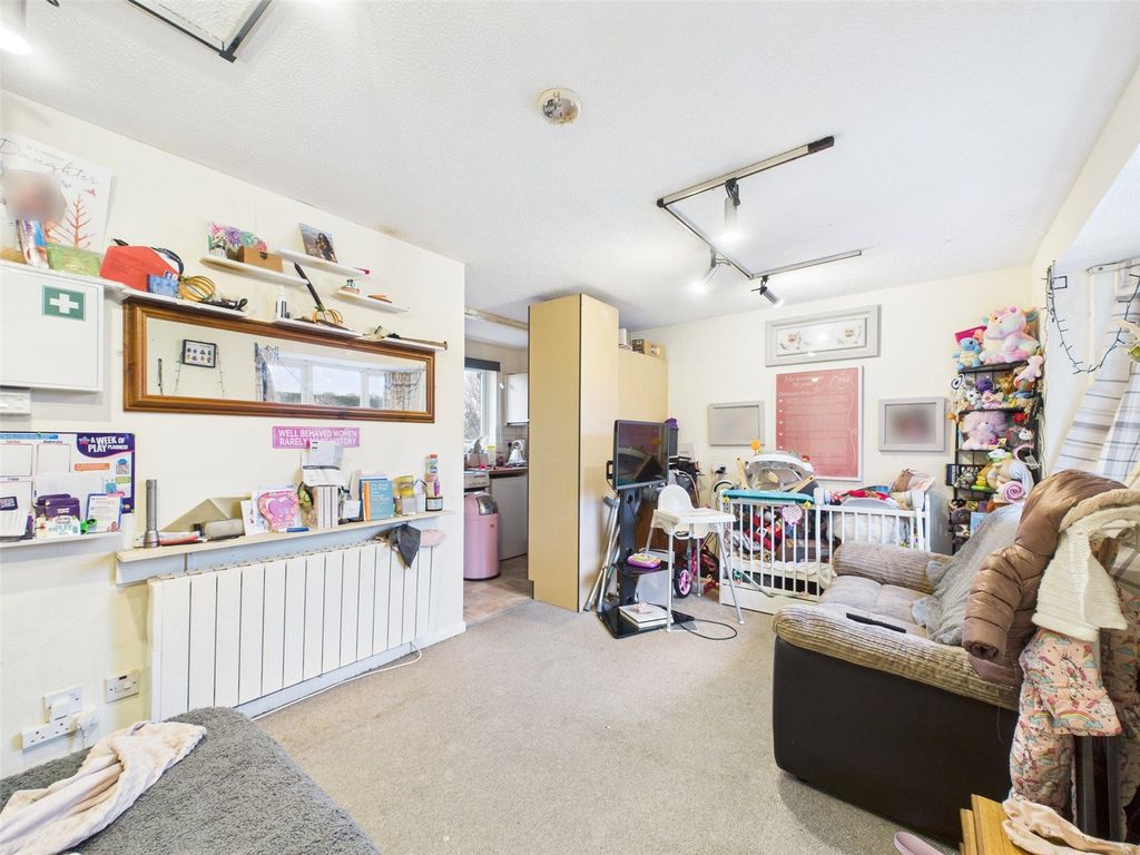 Property photo 3 of 8 Picture No. 19