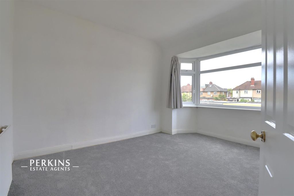 Property photo 3 of 8 Bed 1.Jpg