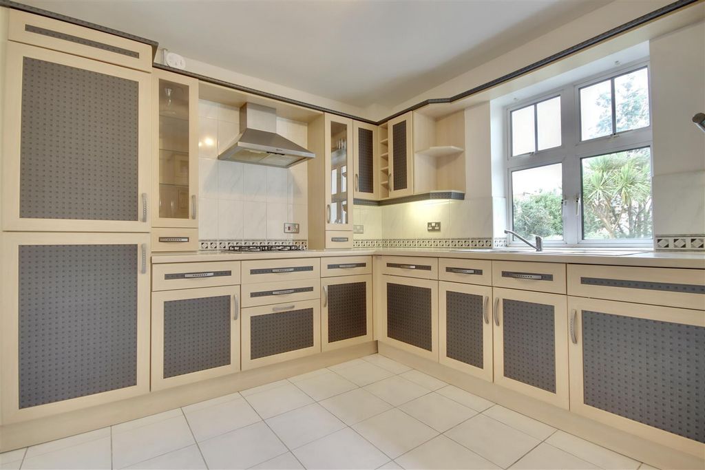 Property photo 3 of 18 161D1Fa5-5Bbb-409E-B2Ad-C29Daf87E1Ba_1_201_A.Jpeg