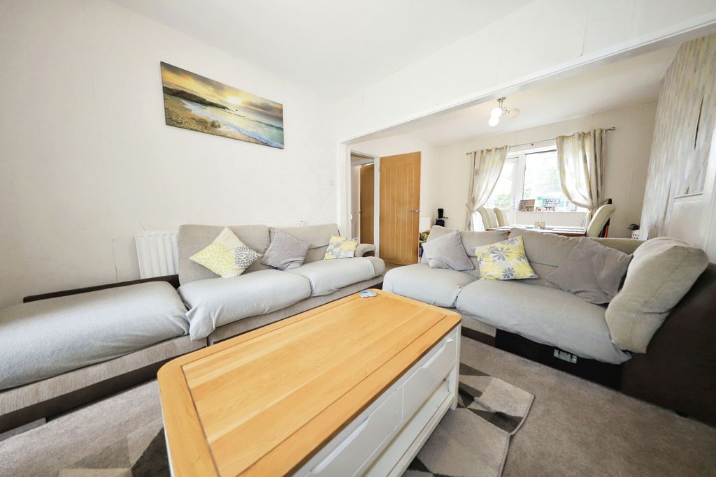 Property photo 3 of 15 Lounge/Dining Room