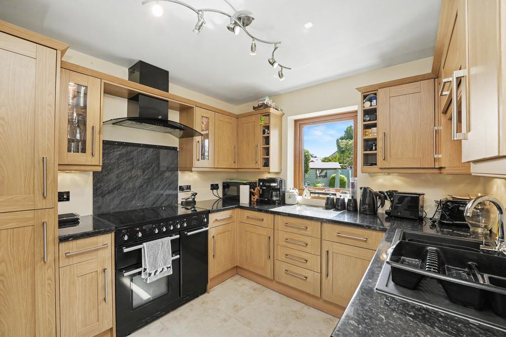Property photo 2 of 23 Kitchen