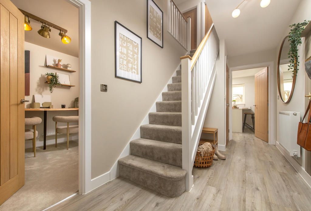 Property photo 2 of 11 Fareham-Hallway