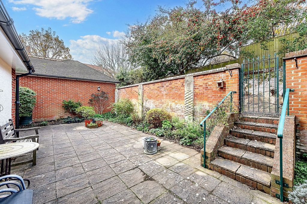 Property photo 2 of 26 Private Courtyard Garden