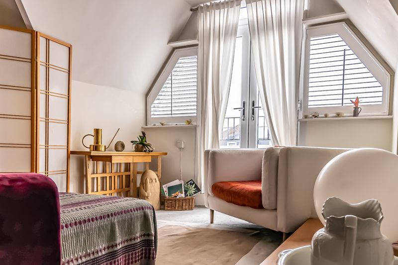 Property photo 3 of 24 .