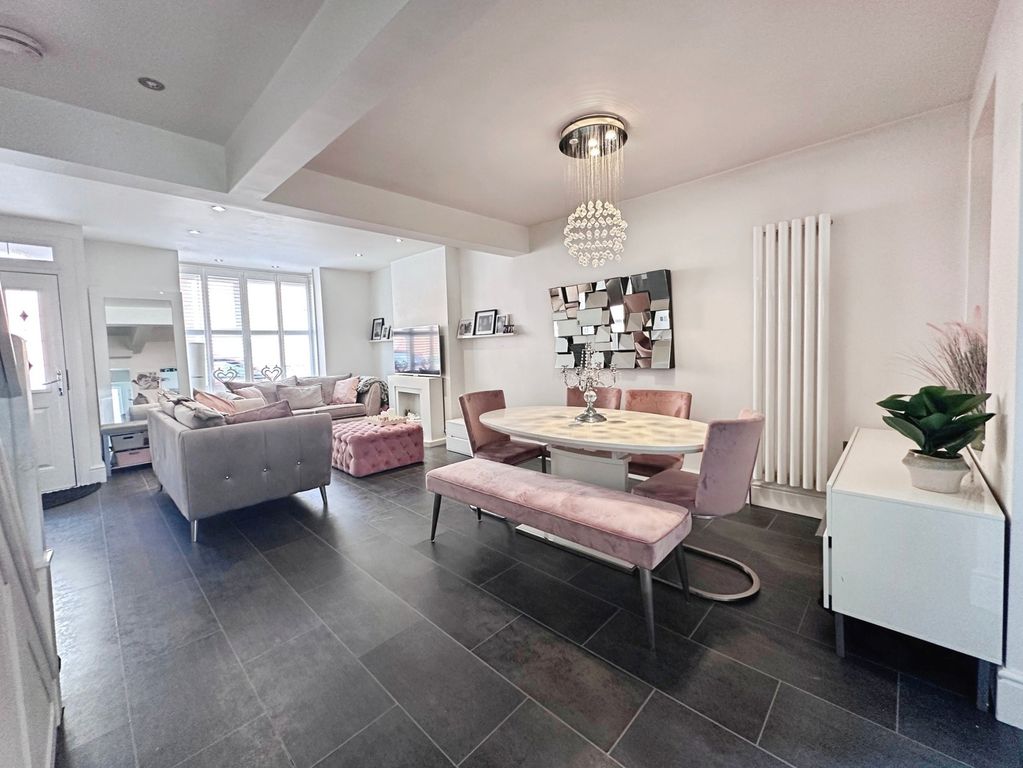 Property photo 3 of 20 Pbox-Img.Jpg