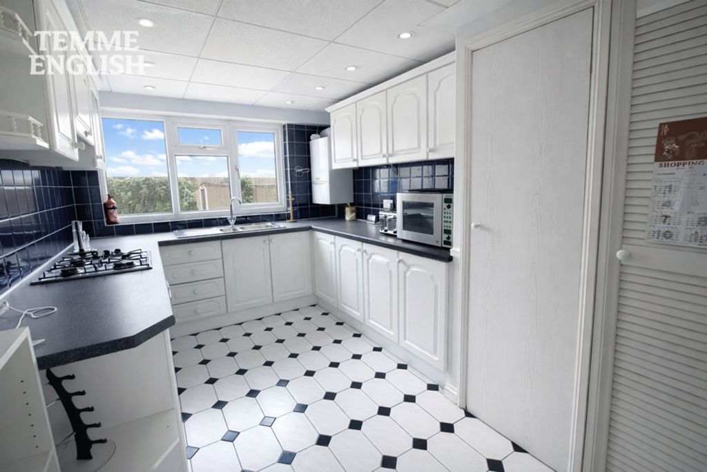 Property photo 3 of 21