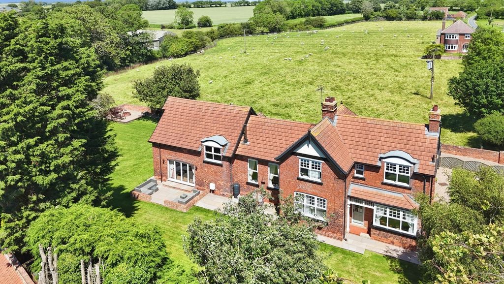 Property photo 1 of 35 4260140