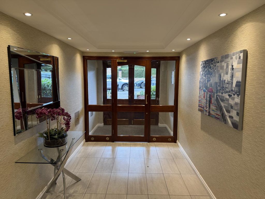 Property photo 2 of 23 Hallway