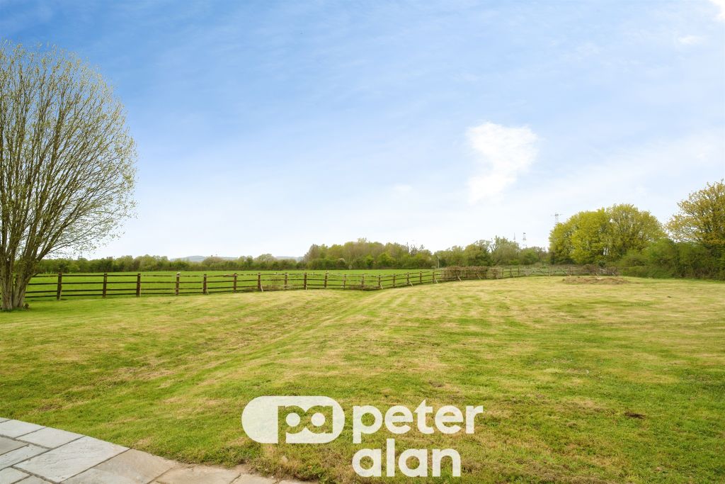 Property photo 2 of 27