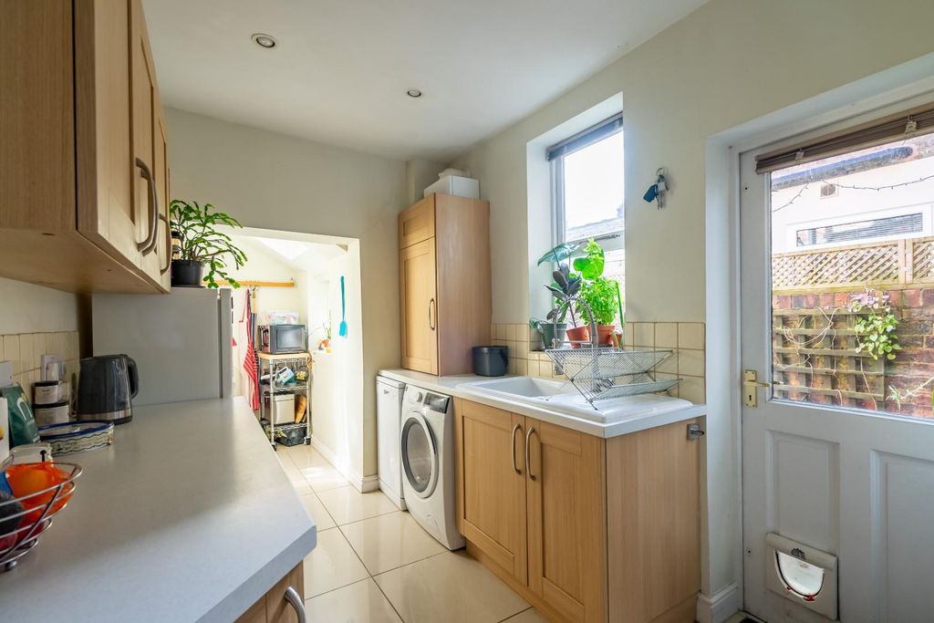 Property photo 3 of 16 Albemarle Rd (1 Of 20).Jpg