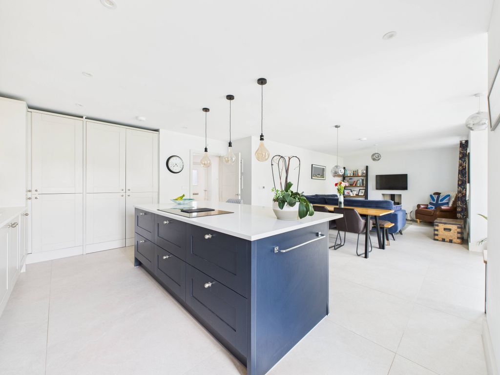 Property photo 3 of 26 Kitchen 2