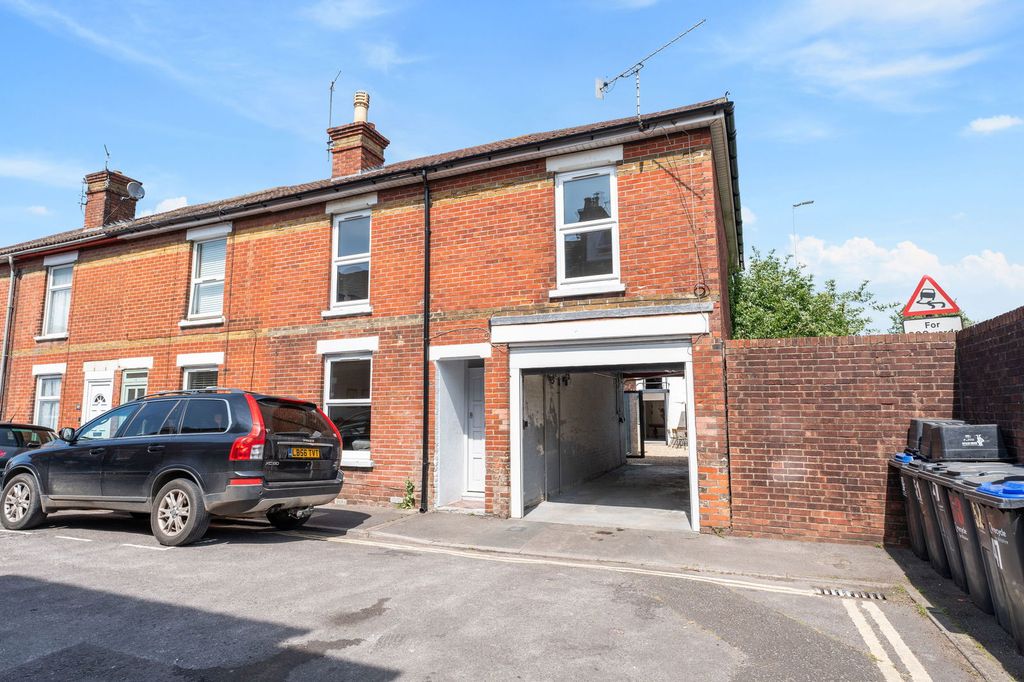 Property photo 2 of 18