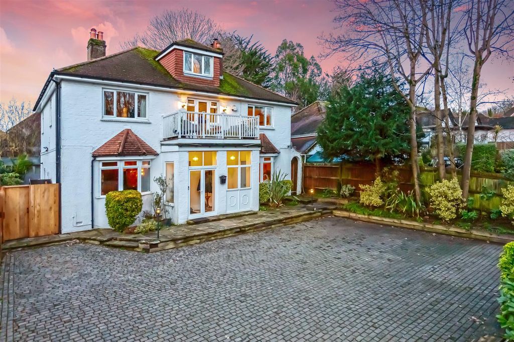 Property photo 1 of 35 Warren Rd_44.Jpg