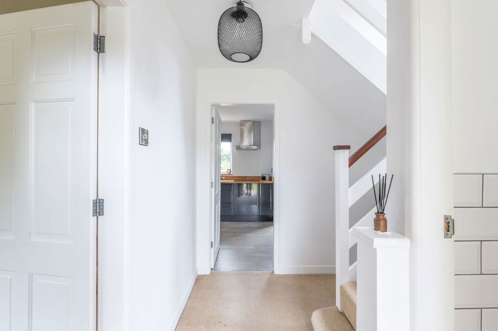 Property photo 3 of 23