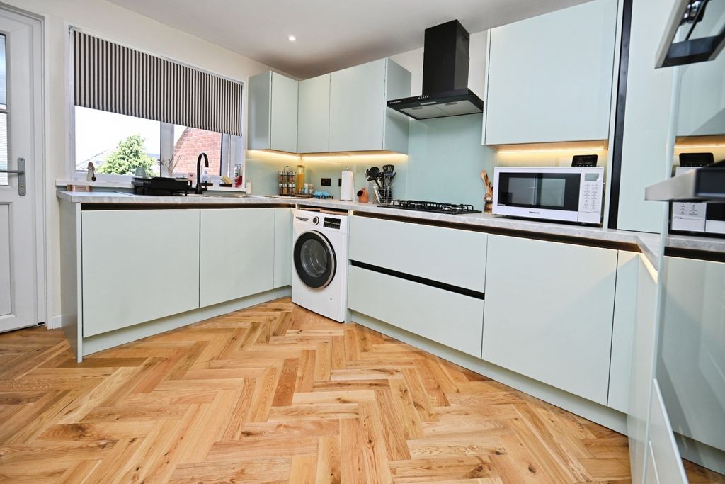 Property photo 3 of 16 Pbox-Img.Jpg
