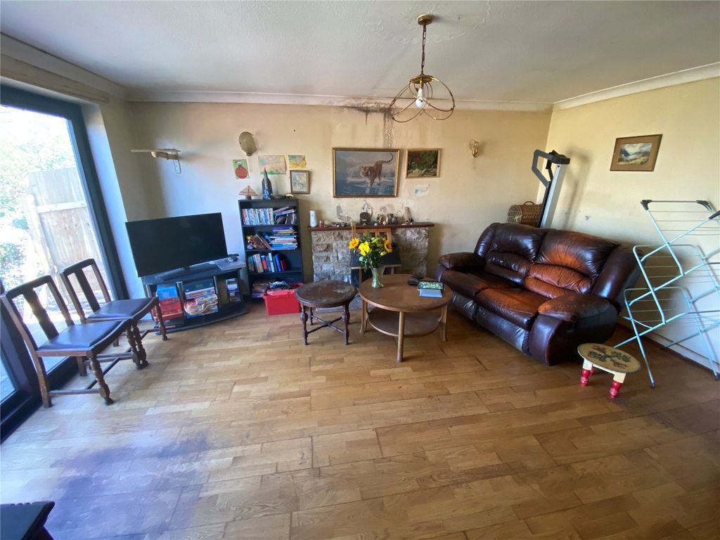 Property photo 2 of 16 Picture No. 13