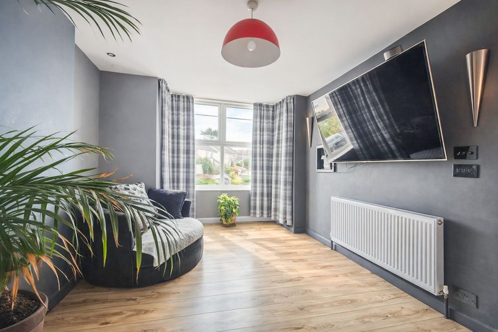 Property photo 2 of 18 First Floor Lounge