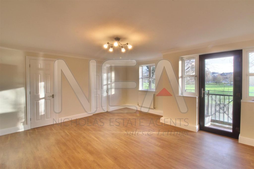 Property photo 2 of 11 Living Room