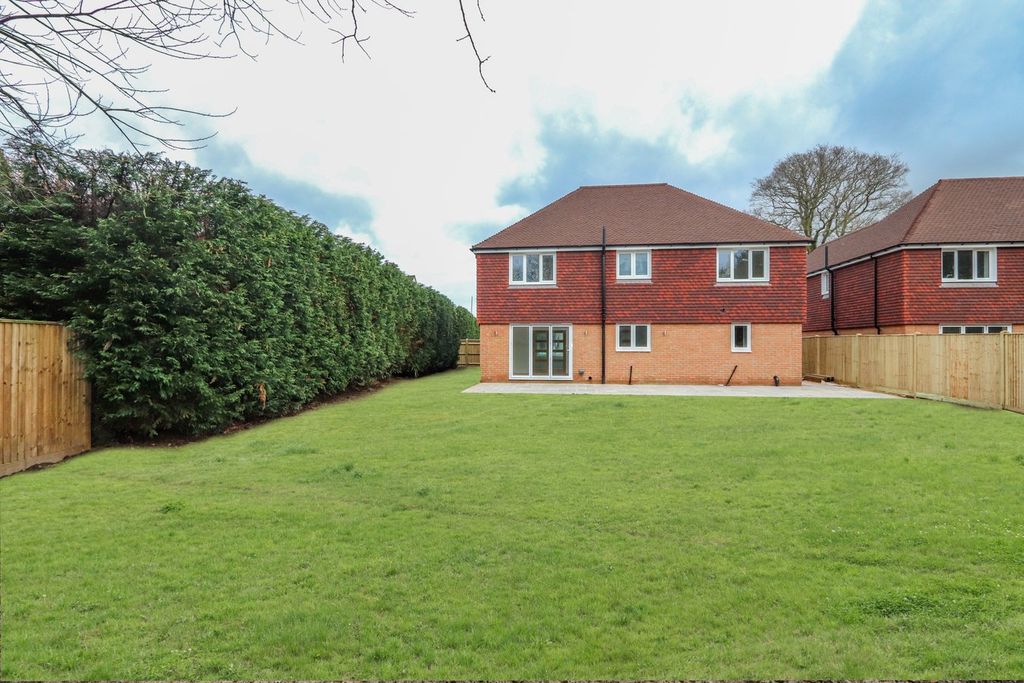 Property photo 2 of 22