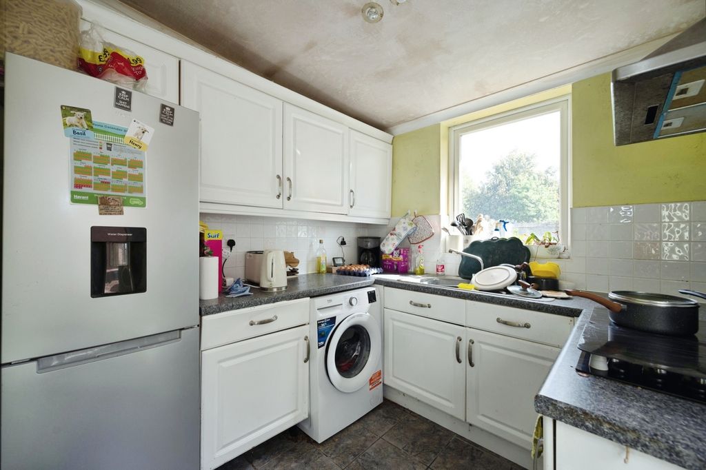 Property photo 3 of 17 Photo
