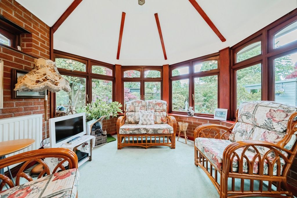 Property photo 3 of 19 Garden Room