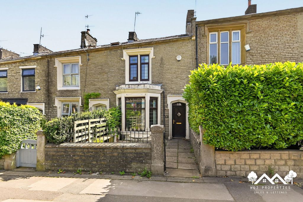 Property photo 1 of 34