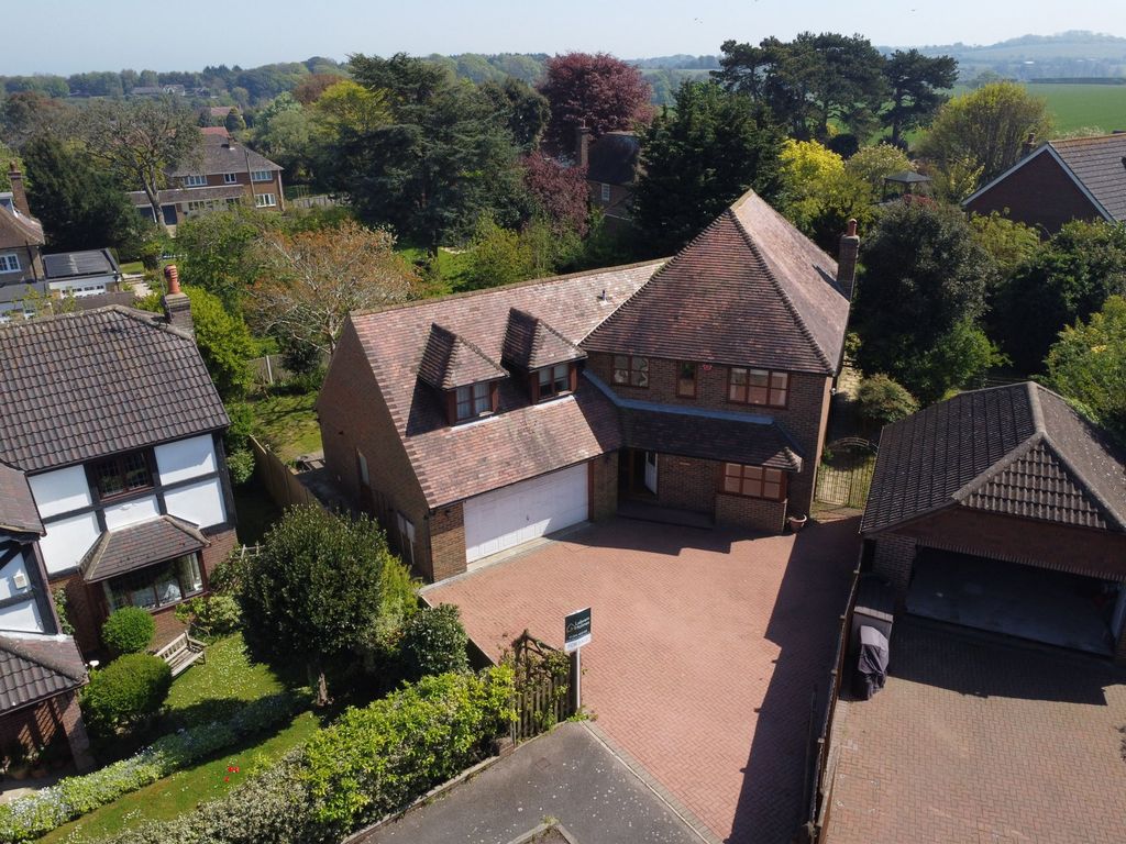 Property photo 2 of 46