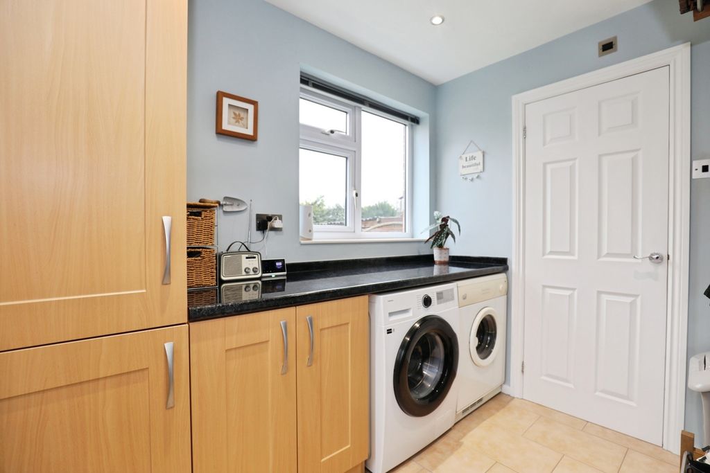 Property photo 2 of 27 Pbox-Img.Jpg