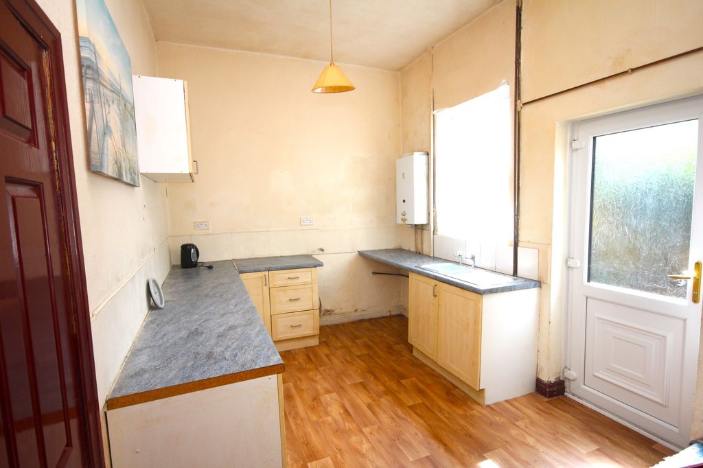 Property photo 3 of 9