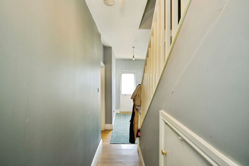 Property photo 3 of 20 Pbox-Img.Jpg