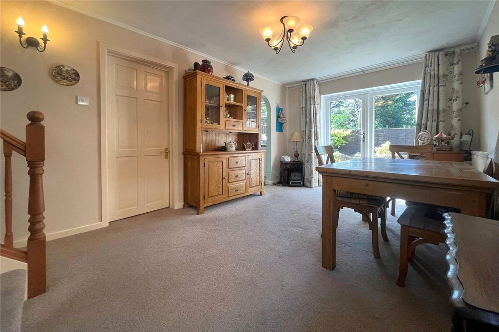 Property photo 2 of 12 Picture No. 11