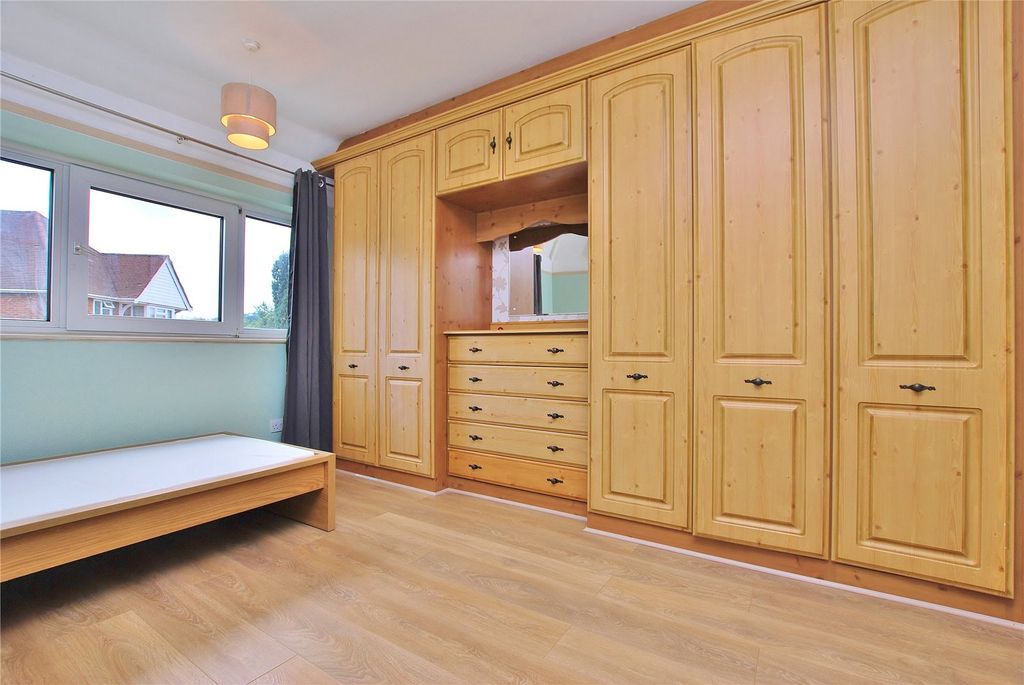 Property photo 3 of 12 Picture No. 18