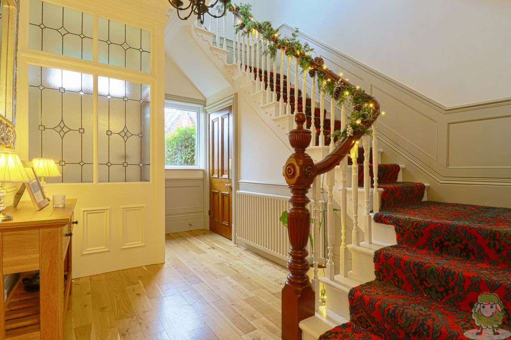 Property photo 3 of 25