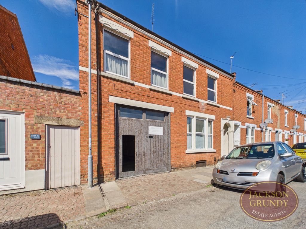 Property photo 1 of 18 Roe Road