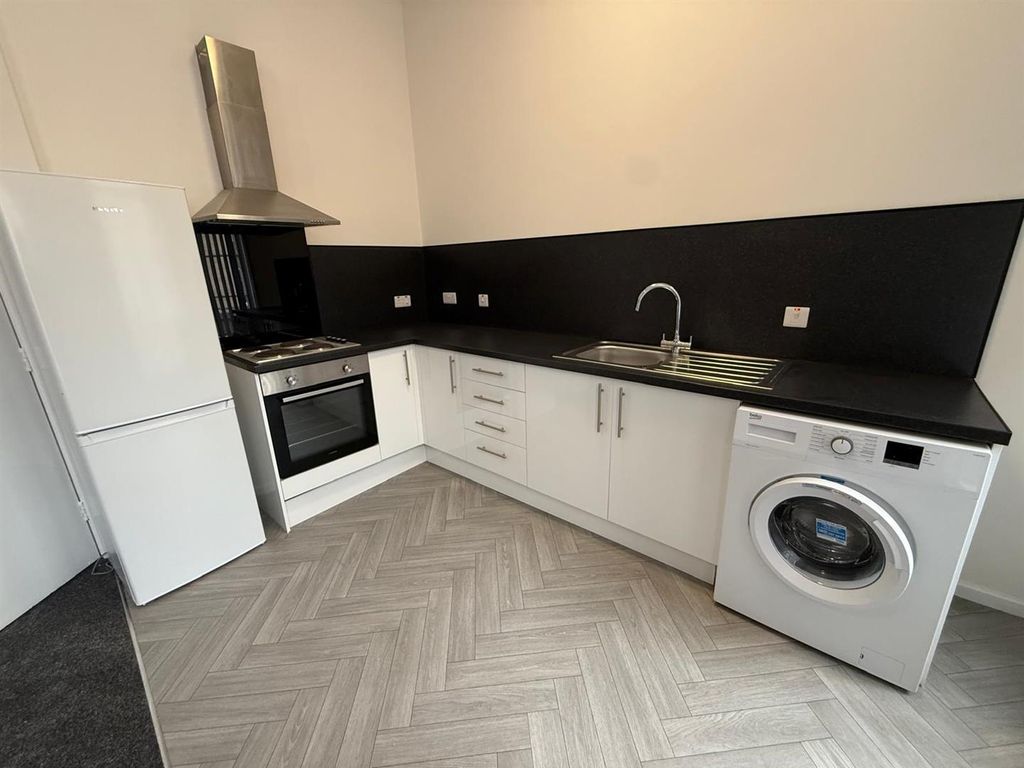 Property photo 2 of 6 Kitchen.Jpeg