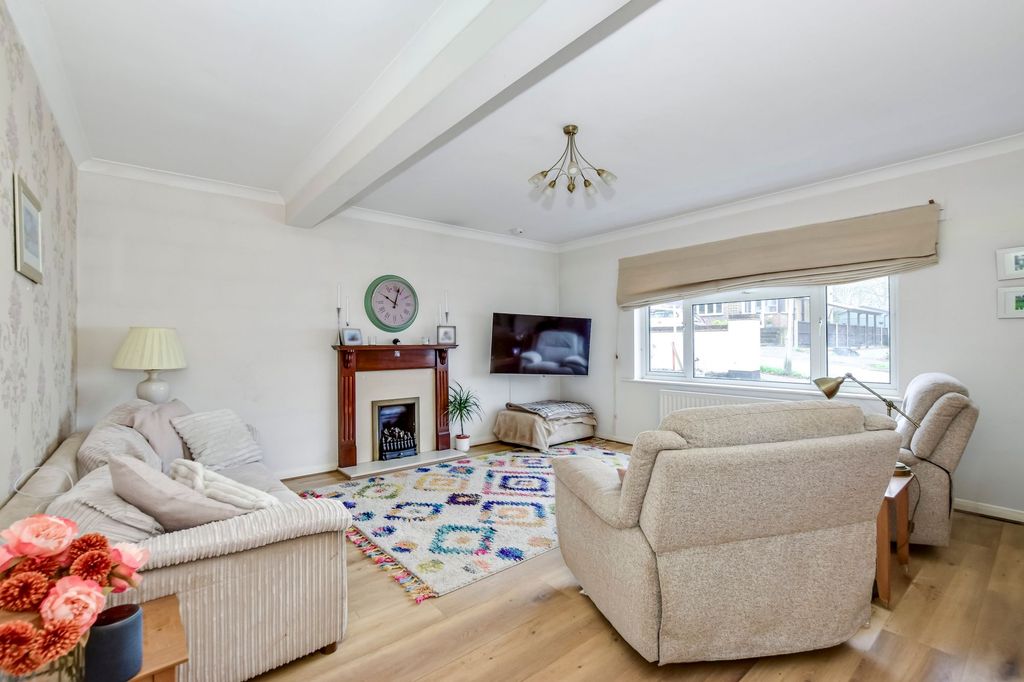 Property photo 2 of 23