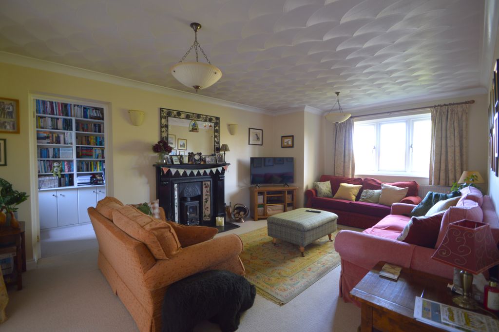 Property photo 2 of 21