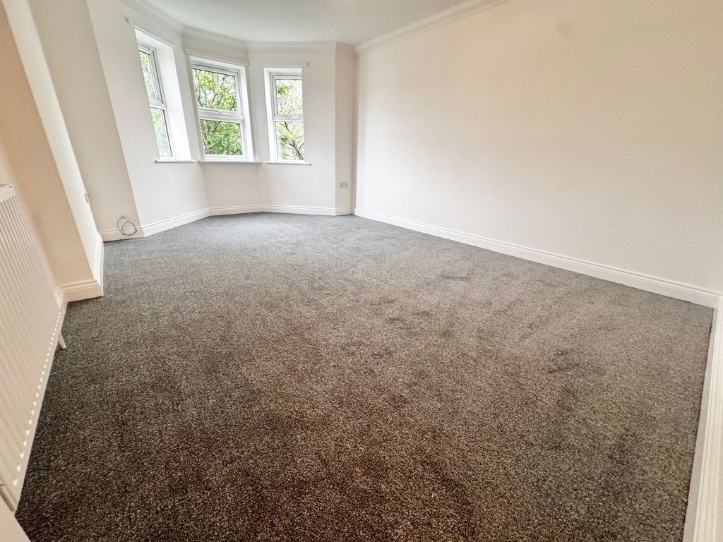 Property photo 2 of 12 Image