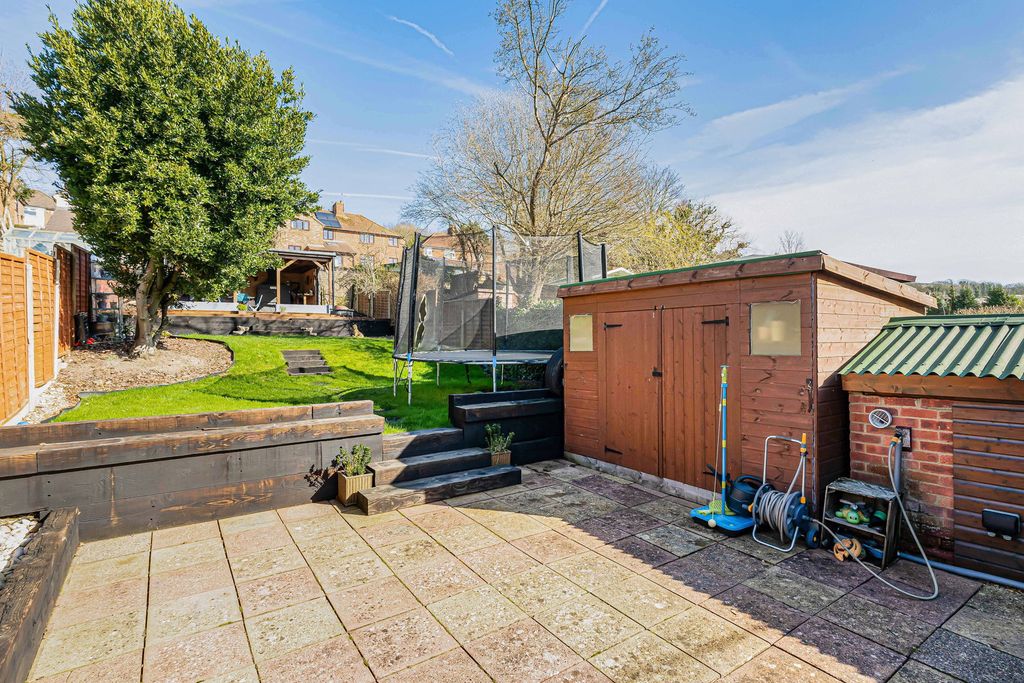 Property photo 2 of 19