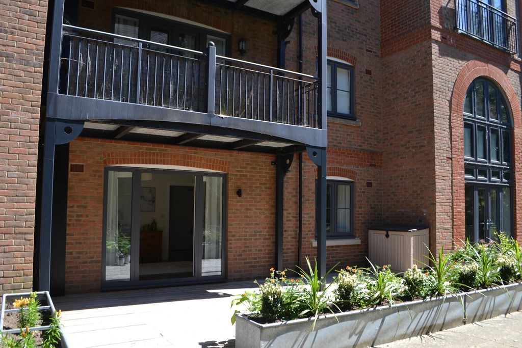 Property photo 3 of 12 Terrace 2