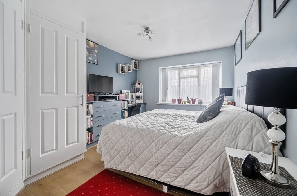 Property photo 3 of 24 1402873-7-6972170...