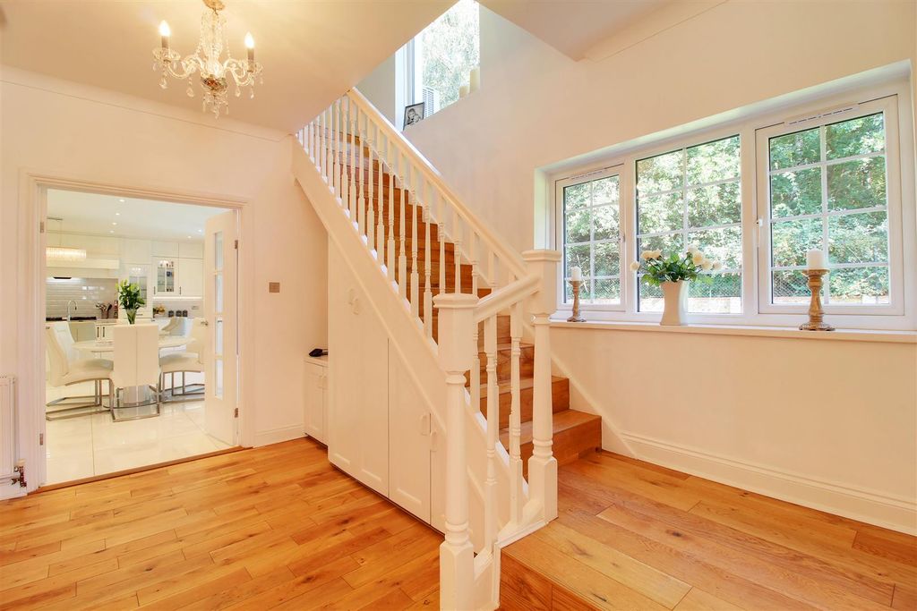 Additional image 28 of 5 bed detached house for saleDixons Hill Close, North Mymms AL9