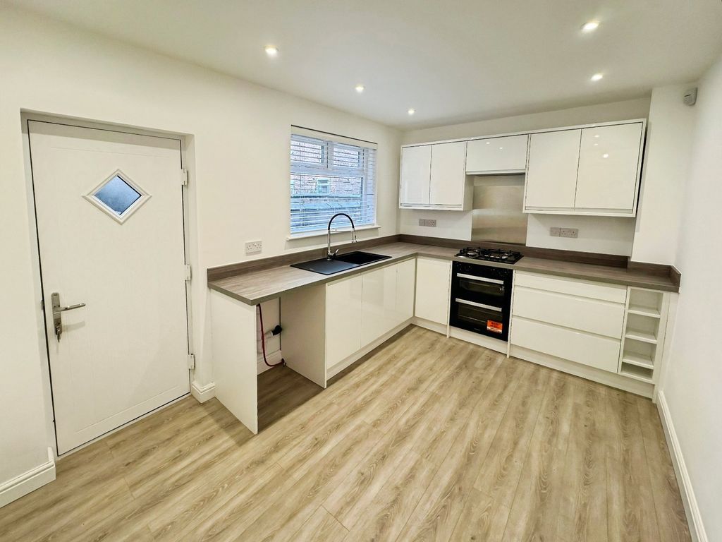 Property photo 2 of 11 Picture 2