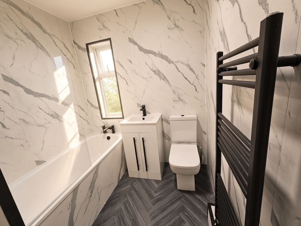 Property photo 2 of 9 Bathroom